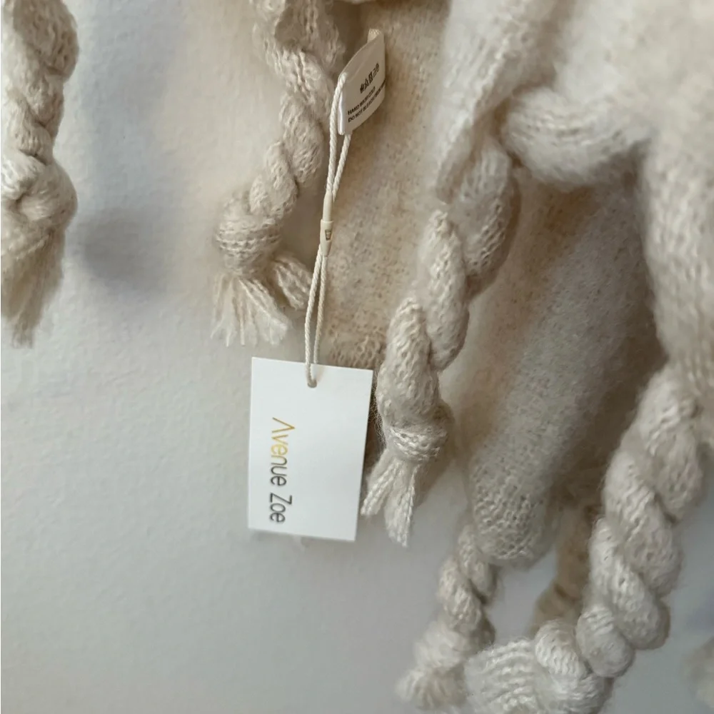 Avenue Zoe Cream Scarf NWT